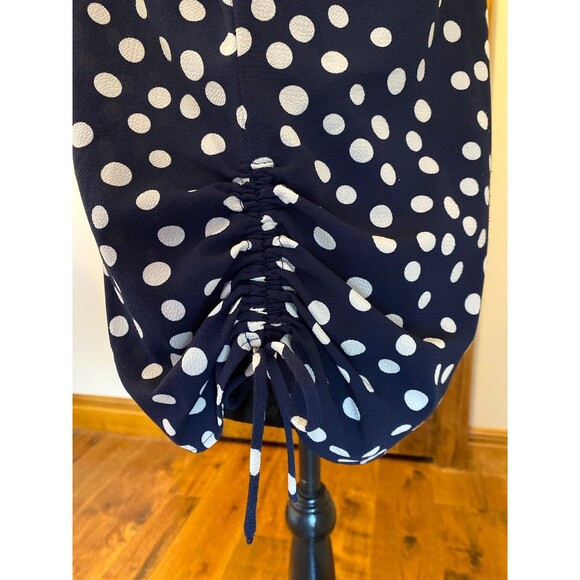 Roz & Ali Blouse Size Medium Navy White Polka Dot Top Ruching Sides Flowy - Picture 5 of 11